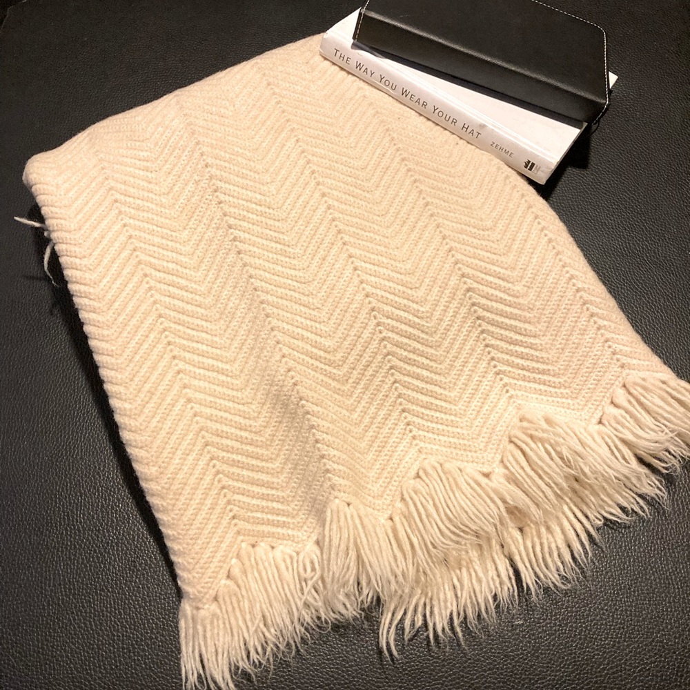 Braided Wool Ivory White Blanket - Fringed Ends
